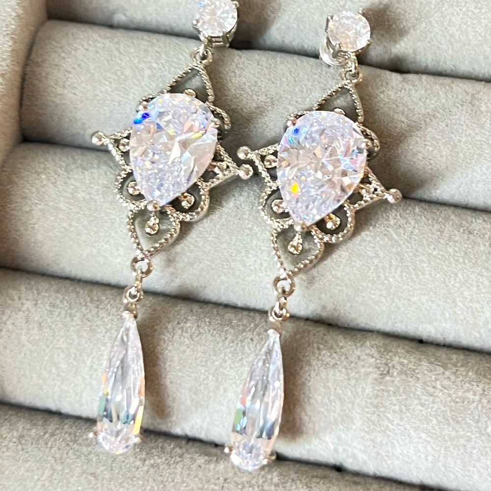 Baroque shiny earrings victorian europe vintage style